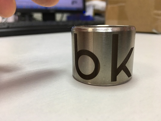 Гравировка на радиусных изделиях