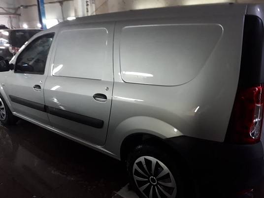 Брендирование автомобиля Лада ларгус. Компания Рос инструмент.