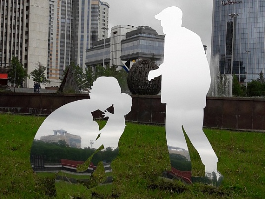 Зеркальные фигуры из алюм. композитной панели