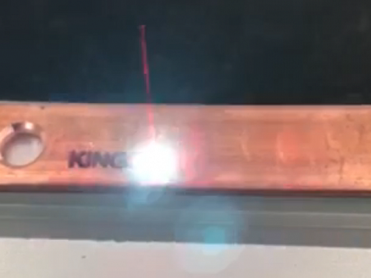 Гравировка оптоволоконным лазерным маркером