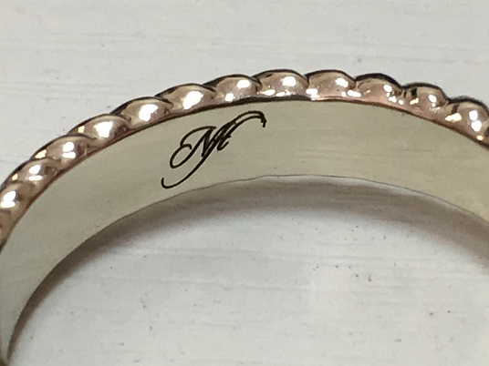 Гравировка на кольцах, ювелирных украшениях