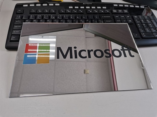 Зеркальная табличка