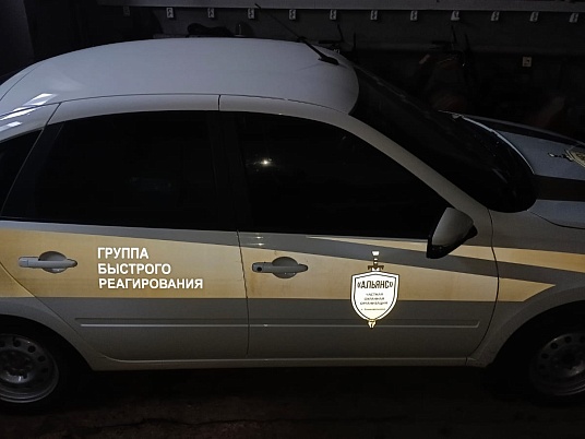 Брендирование автомобиля светоотражающей пленкой
