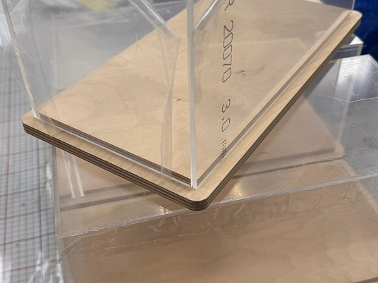 Короб из оргстекла