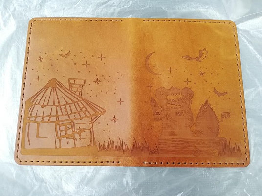 Гравировка на кожаной обложке